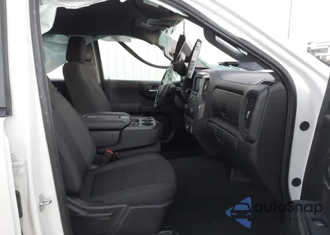 2024 Chevrolet Silverado 1500 4Wd Short Bed Custom z USA, uszkodzony, nr VIN 1GCPDBEK7RZ265399